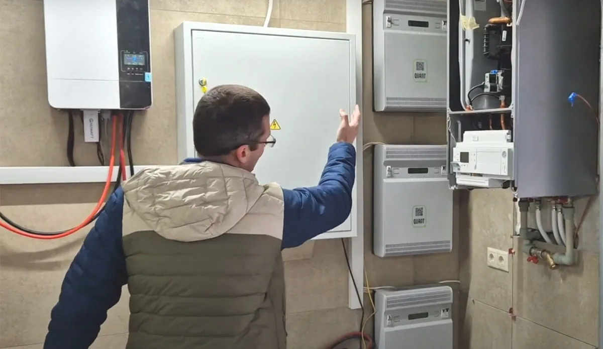 Інверторний стабілізатор напруги Quant-14, огляд об'єкту м. Київ, р-н Бортничі